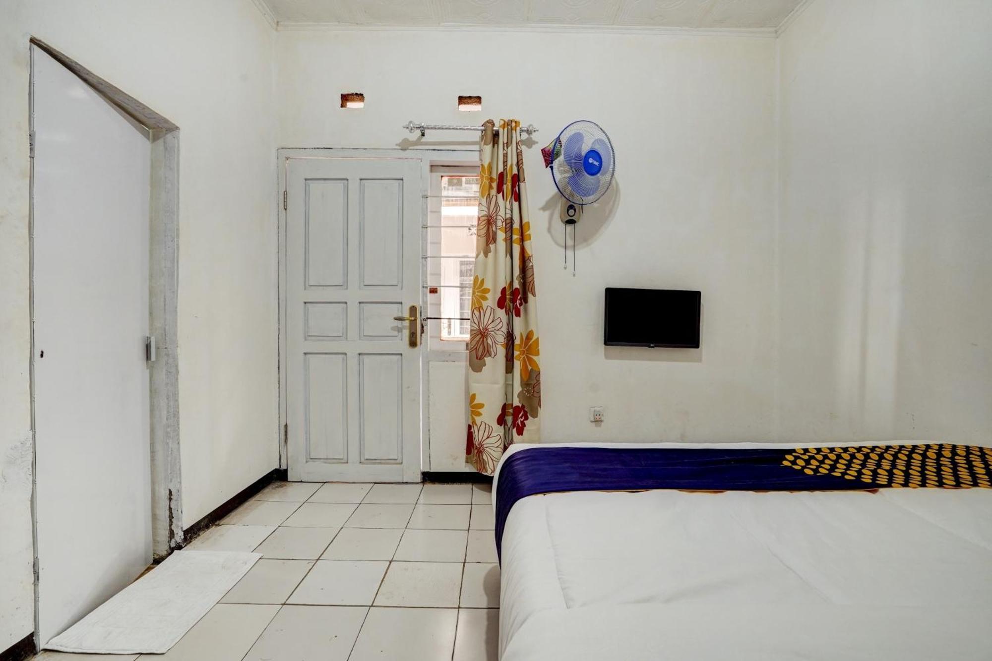 สปอต ออน 90200 พอนด์ก ซาบารายา ซีลีนยี Hotel Cileunyi ภายนอก รูปภาพ